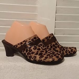Harold's Leopard Fur Heels